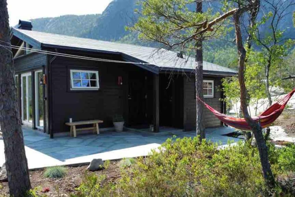 Cosy Cabin Between Lake And Mountain Treungen Exterior photo