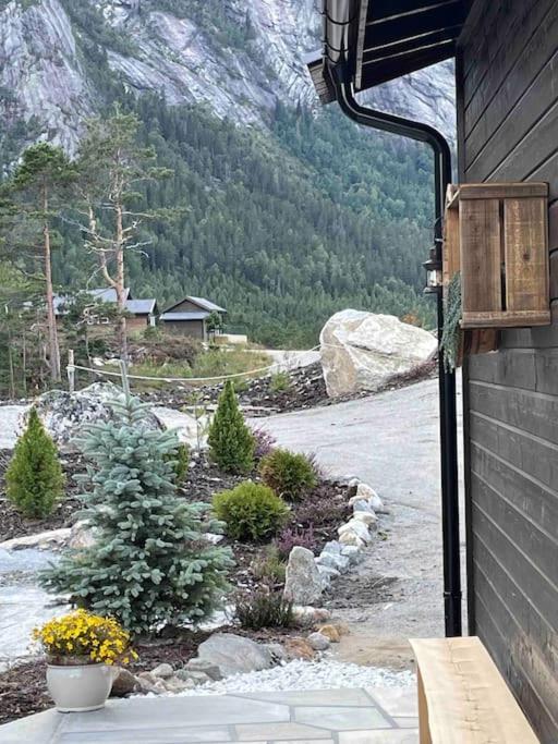 Cosy Cabin Between Lake And Mountain Treungen Exterior photo