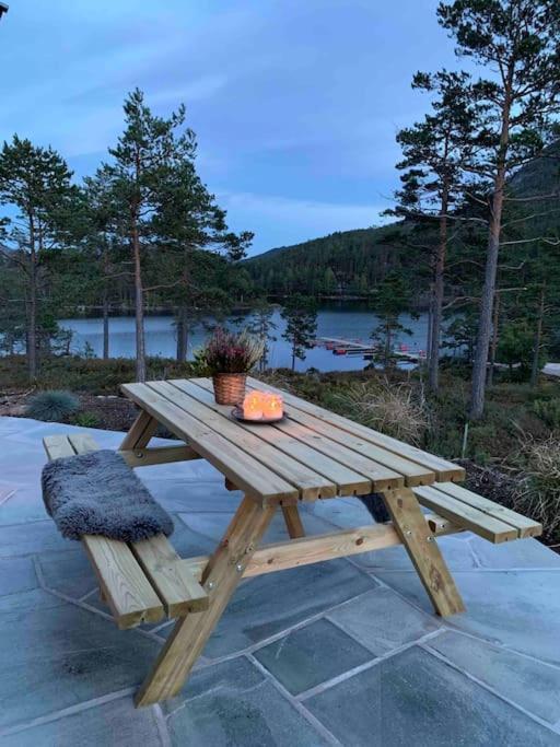 Cosy Cabin Between Lake And Mountain Treungen Exterior photo