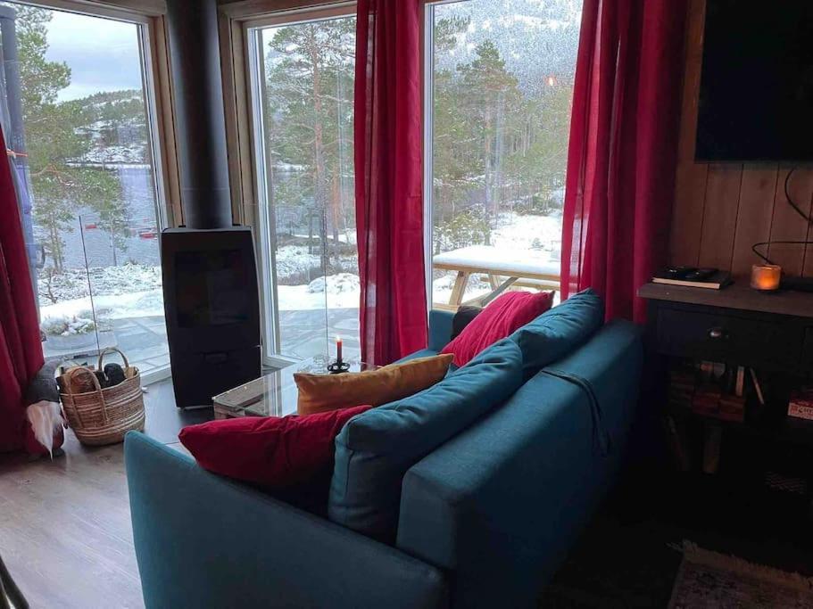 Cosy Cabin Between Lake And Mountain Treungen Exterior photo